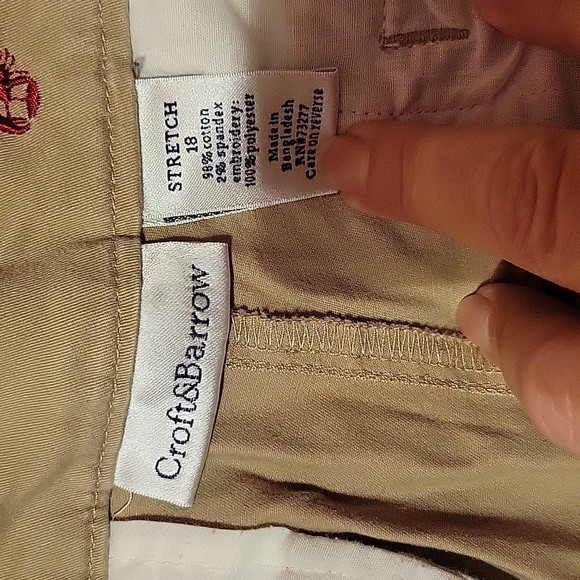 Croft & Barrow bermuda shorts. - Picture 2 of 5